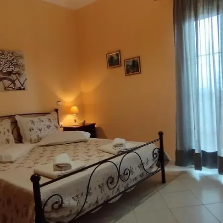 Apartment Even Ezer With Private Swimming Pool, Upon Request Poulades