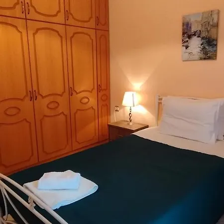 Apartment Even Ezer With Private Swimming Pool, Upon Request Poulades